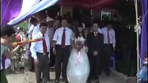 Đã bảo đừng bao giờ mời người yêu cũ đi ăn cưới rồi không nghe