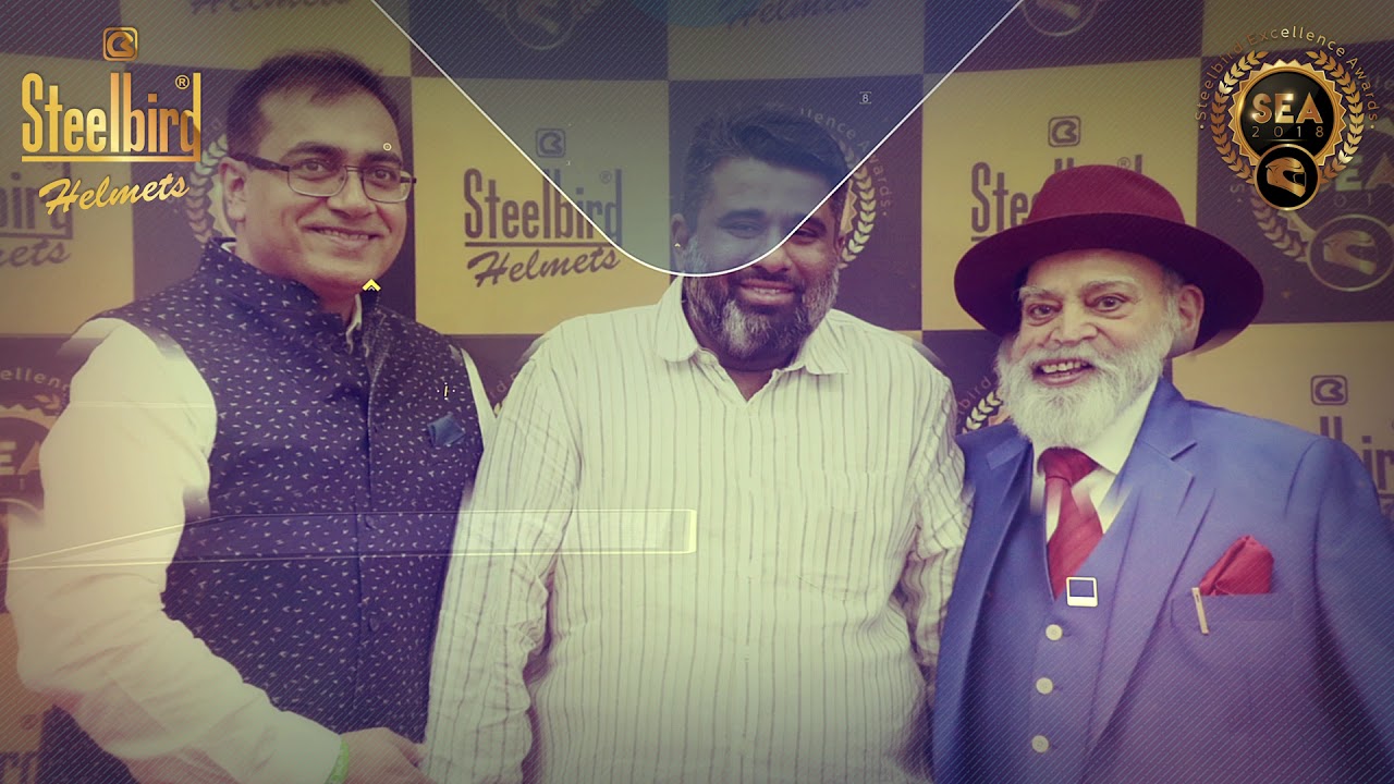 STEELBIRD Excellence Award with Mr. RAJESH ARORA- M/s RAJESH AUTO AGENCY ( Distributer) DELHI