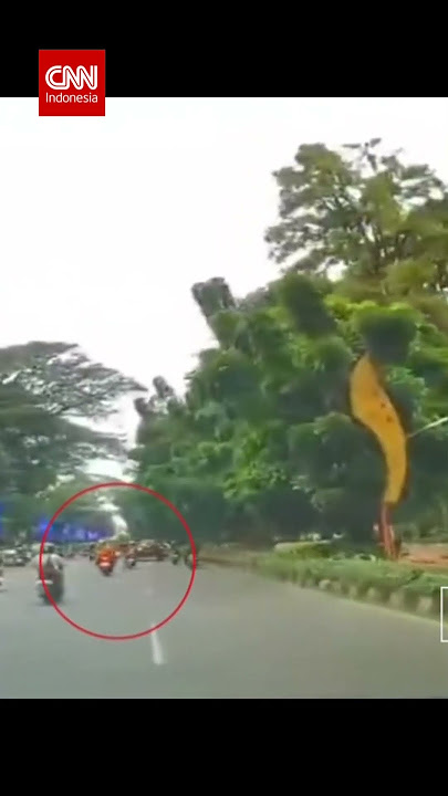 Detik-detik Kecelakaan Maut, Remaja Naik Motor Lawan Arah