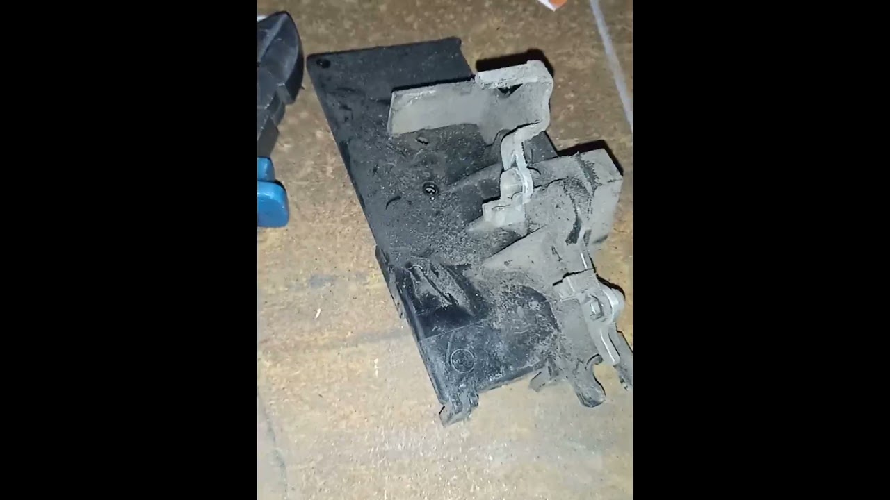 Не открывается дверь на Ниве Шевроле - YouTube