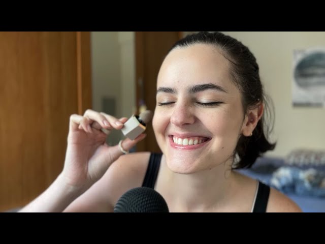 ASMR ME MAQUIANDO E RESPONDENDO PERGUNTAS