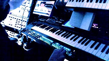 Hawkeye - Nine Degrees Of Freedom (Live C64 SID, Elektron Machinedrum, Access Virus)