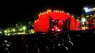 David guetta new song 2012 "Wild ones" world premiere live in rio (sorry for the bad quality) .AVI