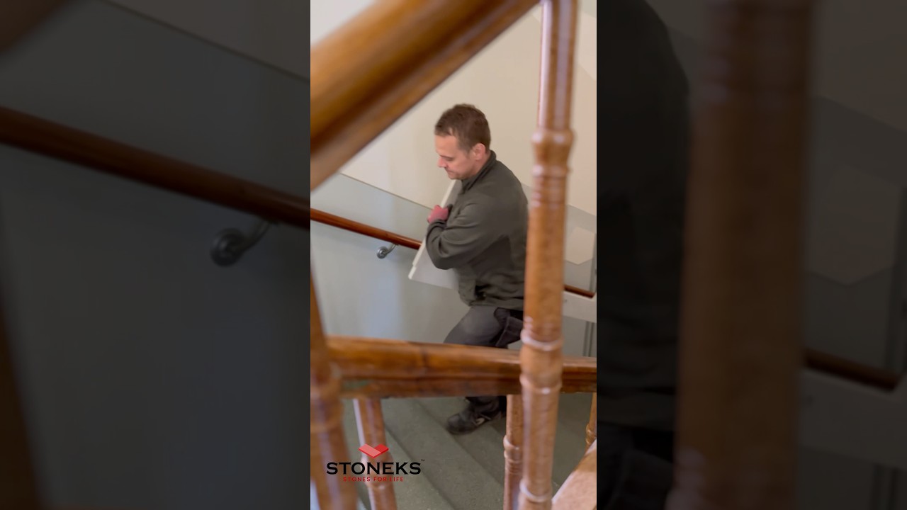 Safety first! 💪 Our stones are always securely fastened and carefully carried up the stairs – 😍