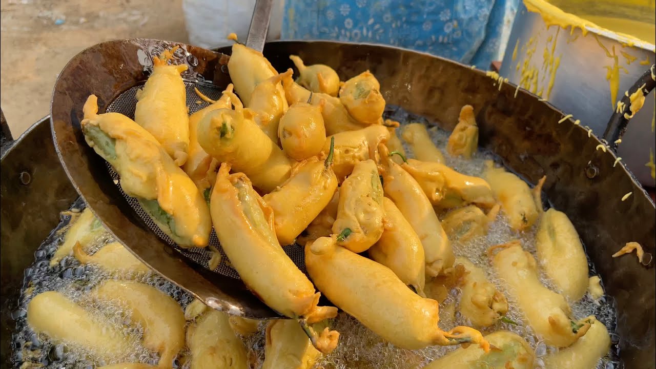 Famous Mirchi Pakoda Chaat of Hyderabad | Indian Street Food | Aamchi Mumbai