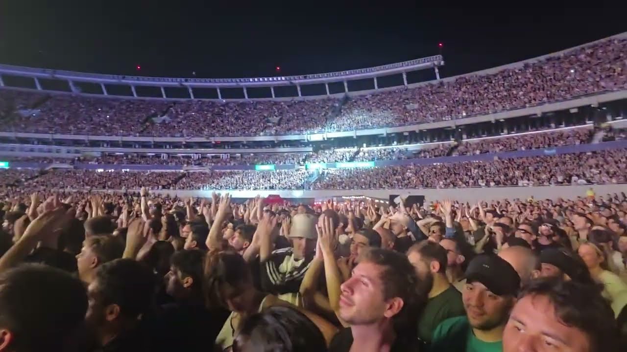 Oasis - Acquiesce - Live at River Plate Stadium Buenos Aires - 15th November 2025