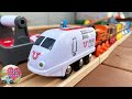 BRIO ブリオ リモートコントロールの電車☆踏切、落下橋、リフティングブリッジのコースを走行☆木製トーマスと仲間たちも登場するよ！【ウピさん＆upisch】