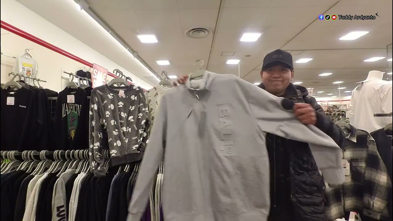 Toko pakaian Shimamura yang wajib kamu kunjungi pas di Jepang 