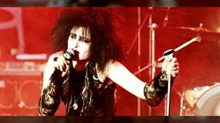 Video thumbnail of "1. Love In A Void (1977) / Siouxsie And The Banshees – At The BBC (CD1, 2009)"