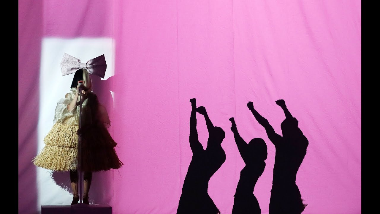 Beatriz Luengo imita a Sia - Tu Cara Me Suena