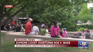 Hundreds gather at Boone County Courthouse to rally following Roe V. Wade decision