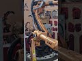 Роботы-сварщики на выставке в Ухани (Китай)