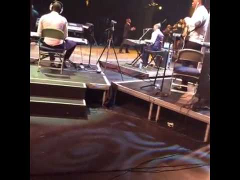Sipho Ngwenya - Bayede (Live at Durban Playhouse 2016)