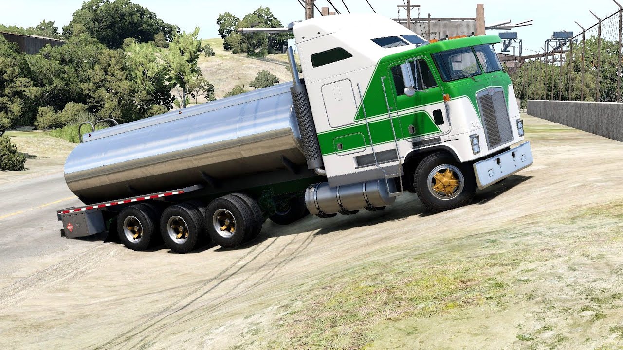 BeamNG Drive - Tri-Drive COE Tanker Truck Transporting 17 Tons of Water