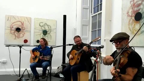 Cua performing live at Olivier Cornet Gallery for ...