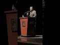 القاء شعر وزير الثقافة في دار الأوبرا في ختامها