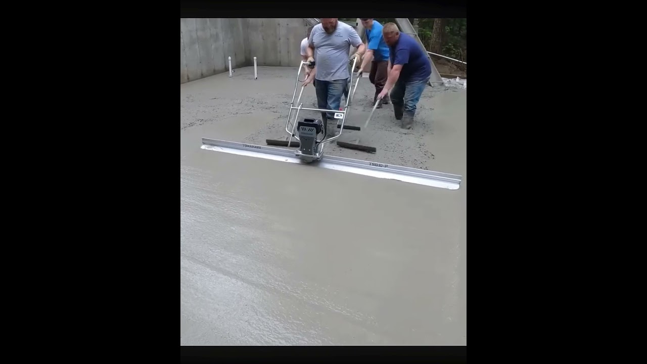 Tomahawk's Battery Powered Vibra-Screed 
