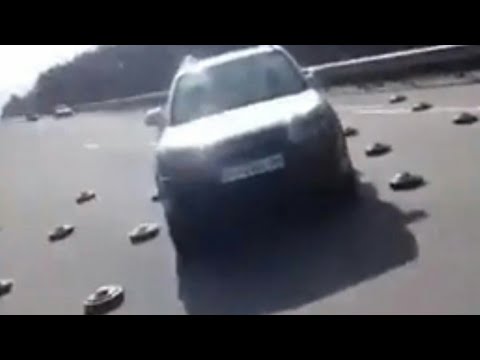 🔴Ukraine War - Ukrainian Civilians Driving Straight Through Minefield