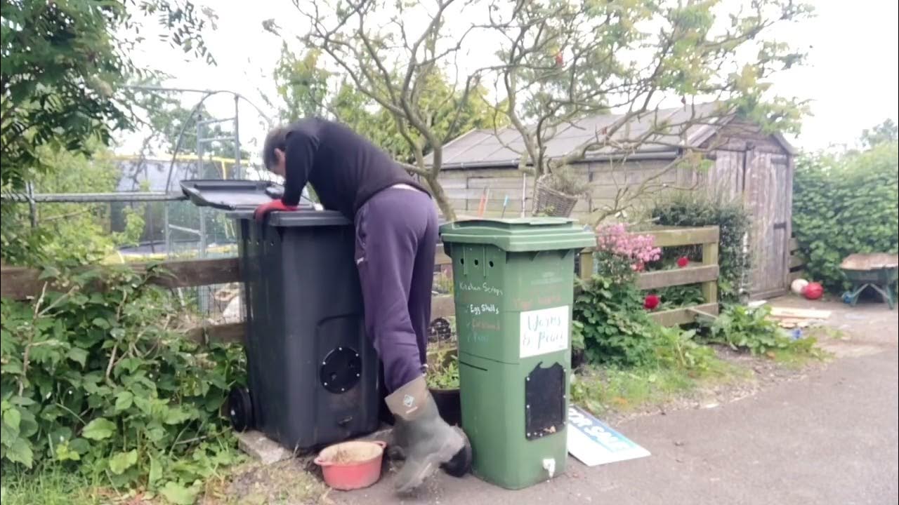 Worm Composting Converting a Wheelie Bin 🪱 YouTube