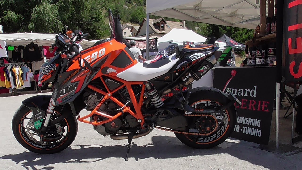 Stunt #01 ~ Max Arrives - YouTube