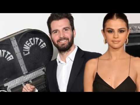 selena-gomez-looks-fresh-in-her-27th-birthday-with-her-new-boyfriend