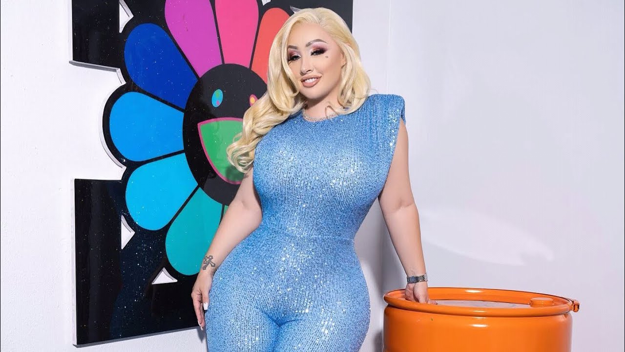 TANYA LIEDER |American Curvy Model | Plus Size Model | Content Creator