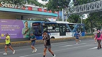 Bus Transjakarta Saat Berlangsung Car Free Day Sudirman