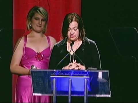 Judy McGrath receives a 2009 Gracie Award - Presen...