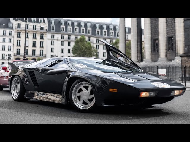 Une Lamborghini en or dans les rues de Paris