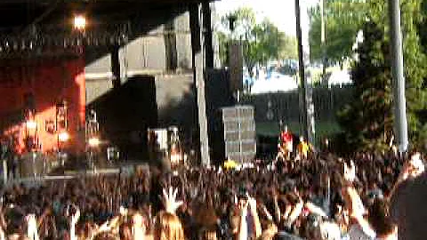 Papa Roach, Richmond VA - Jacoby in crowd