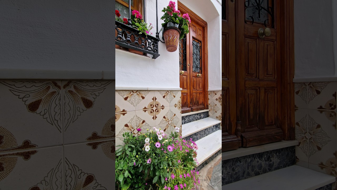 MOST BEAUTIFUL Doors in Andalusia 😍🪴💙🌿 📍Cómpeta, Spain 🇪🇦 