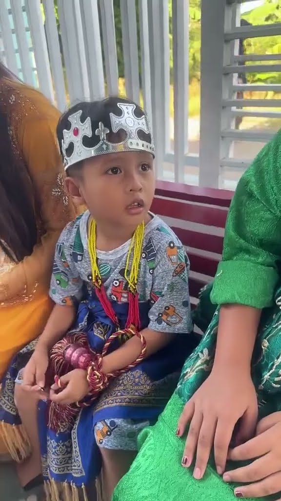 Vidio kocak dan gokil @nyaikembang1nyaikembang1 /seorang ratu TDK boleh menangis??
