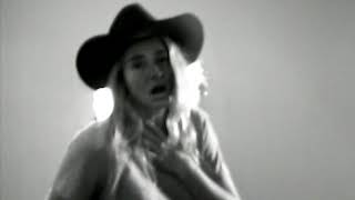 Watch Lissie Wrecking Ball video