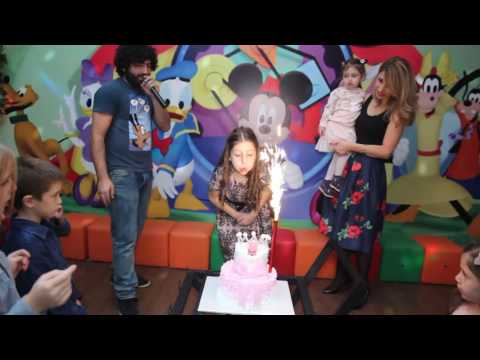 სადღესასწაულო ცენტრი bakugan