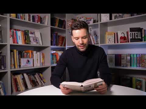 Тимур Валитов читает отрывок из книги «Угловая комната»