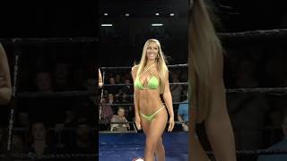 Bill Burr agrees ring girl championship DNA = THIS #boxing