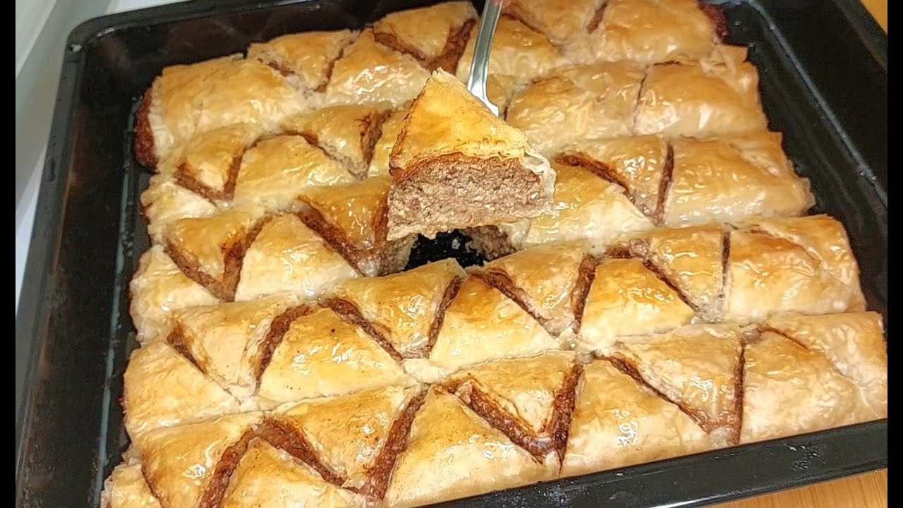 BOLJA OD SVAKE BAKLAVE💥SOČNA I PUNO SE DOBIJE❗️Pita sa jabukama i orasima💥