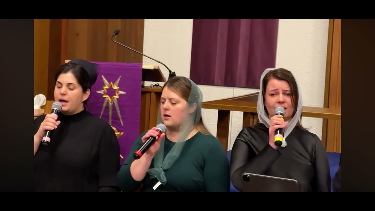 Ночь глубокая тихо стоят сады …