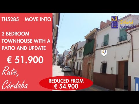 Under 55K. 3 Bedroom Townhouse + outside spaces Property for sale in Spain inland Andalucia TH5285
