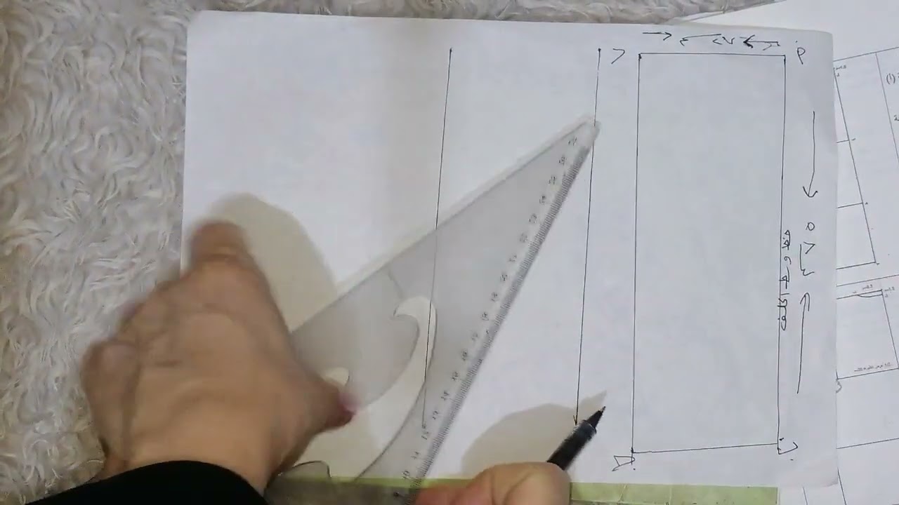 طريقه رسم القالب الاساس الجز العلوي (الكورساج) قالب الخلف الجزء الاول بطريقه رسم القالب بدون تكسيم