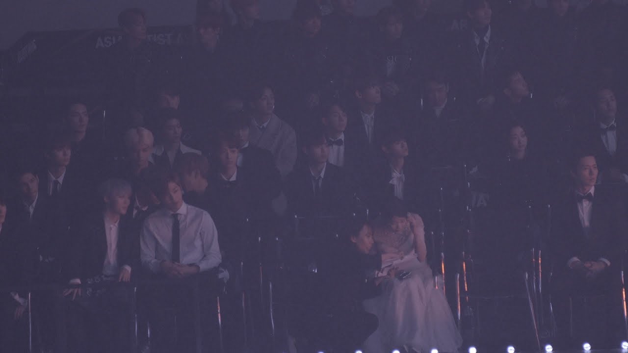 워너원,아이유(IU) Reaction To BTS (방탄소년단) - FAKE LOVE Reaction  @181128 AAA[ 4k Fancam/직캠]