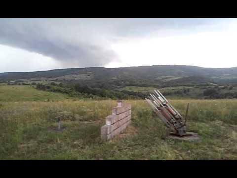 Lansiranje protivgradne rakete - YouTube