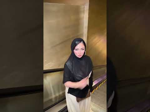 Sethi in mall #sethi #sethijab#hijabi #sethi