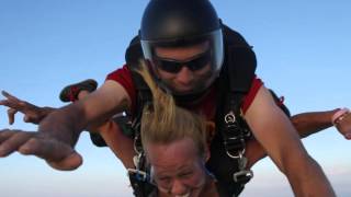 Kellys skydive 1st Tandem Skydive! FAIL. safe landing useing the reserve chute