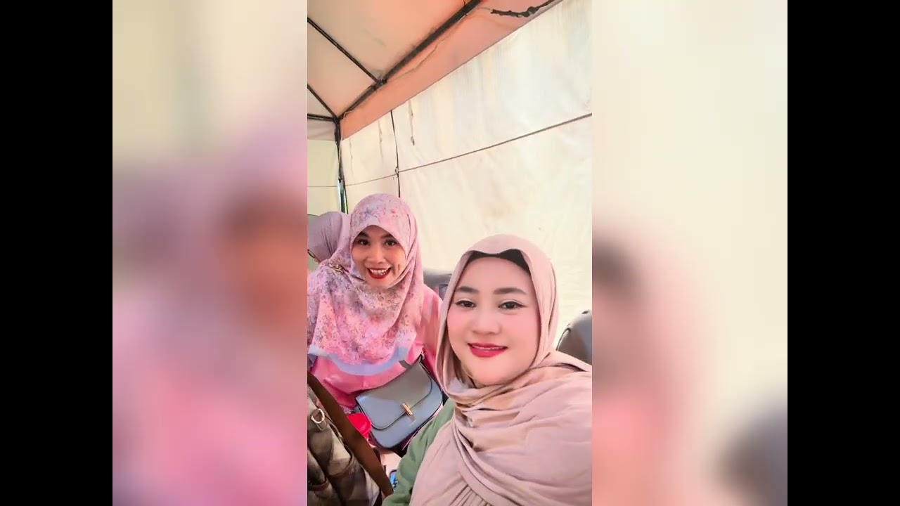 Sehari Sytung jadi bintang tamu di Tawa Kalcer 🤩🤩🤩  #padahariini  #syuting  #studio 