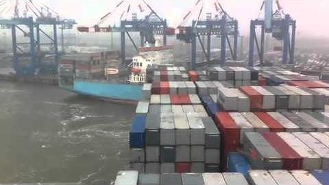 turning the world largest container ship in bremerhaven