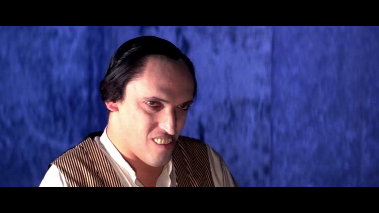 Таинственный обладатель мохнатой руки зверски убивает молодых танцовщиц ...