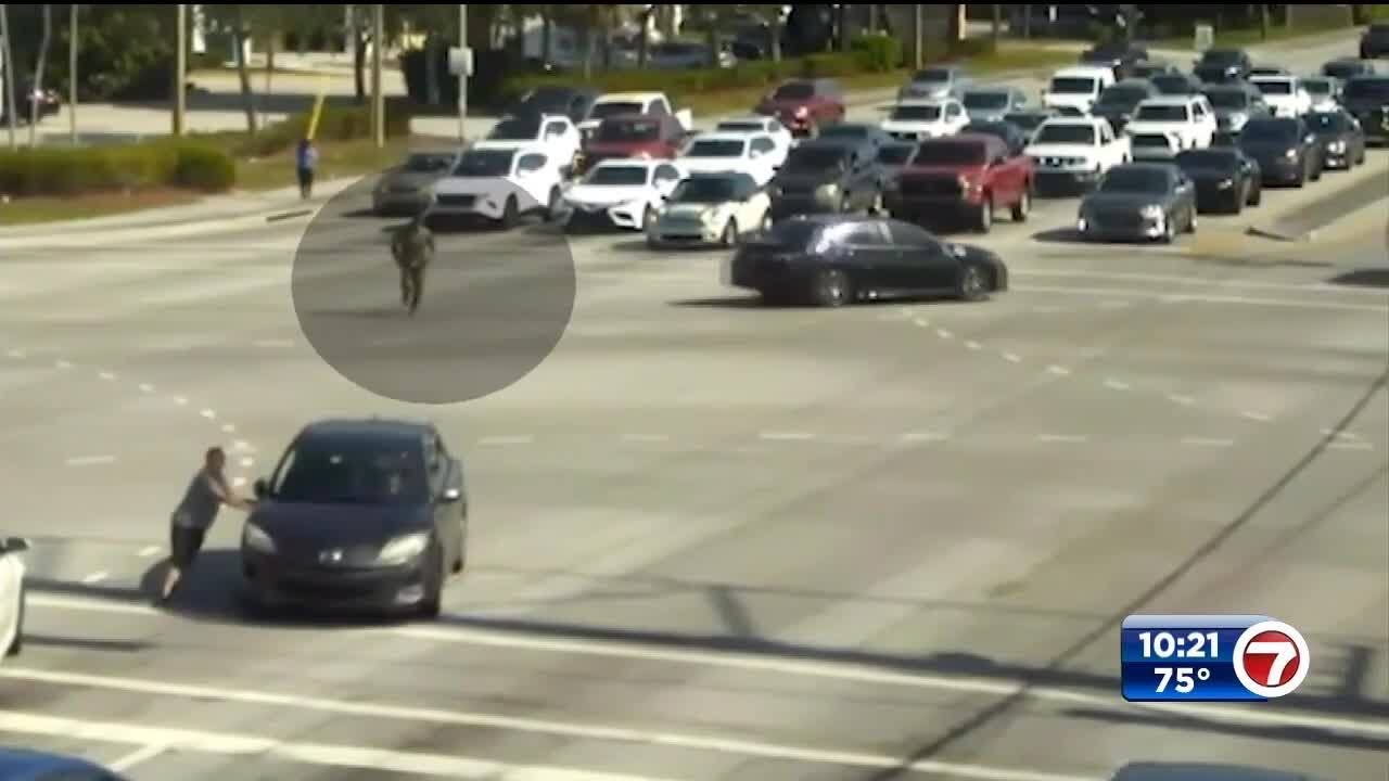 Good Samaritans in Boynton Beach help driver suffering medical episode ...