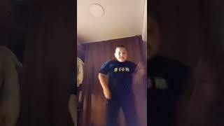 урааа завтра не иду в школу 🥳