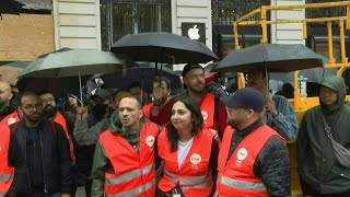 Des salariés d'Apple en grève à Paris pour le lancement mondial de l'iPhone 15 | AFP